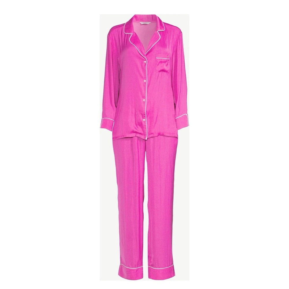 2 piece Sofia Vergara matte pink satin pajama set💕💞